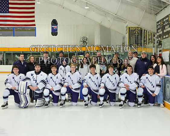 2026 W Hockey Seniors_8592-revised